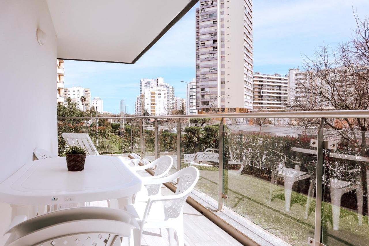 Sunshine By Algest Apartment